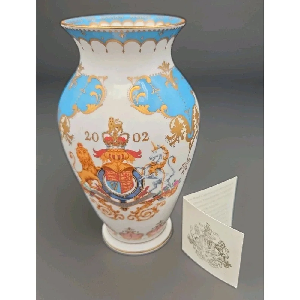 Official Royal Collection Queen Elizabeth II 2002 Golden Jubilee Vase w/ Insert